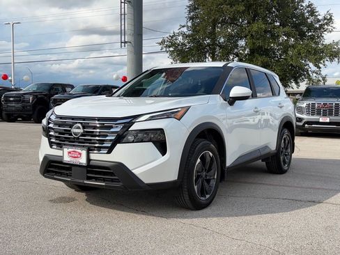 Used 2026 Nissan Rogue SV FWD image 7