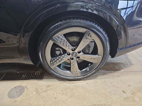 Used 2022 Genesis GV70 3.5T Sport w/ Sport Prestige Package image 30