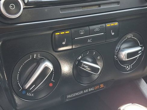 Used 2012 Volkswagen Jetta SE FWD image 17
