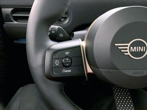 Certified 2025 MINI Cooper 2-Door Hardtop image 18