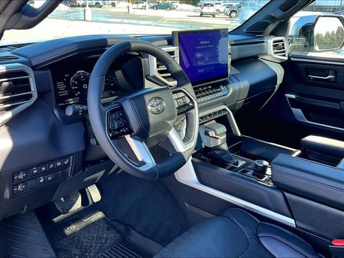 Used 2025 Toyota Sequoia Platinum image 8