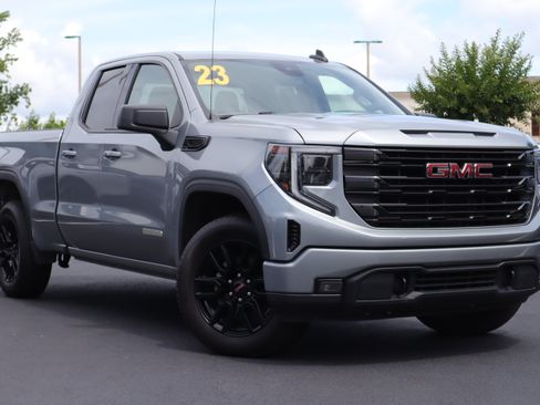 Used 2023 GMC Sierra 1500 Elevation AWD/4WD image 2