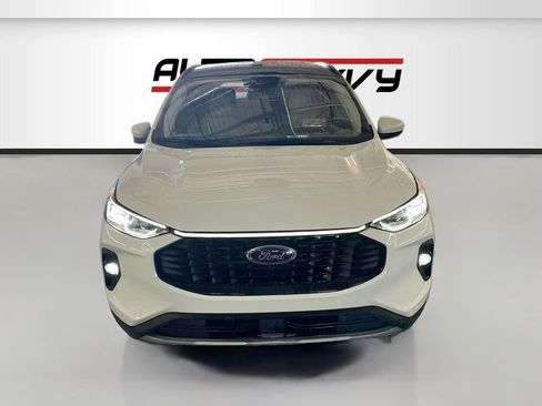 Used 2025 Ford Escape SE w/ PHEV Premium Package FWD image 2