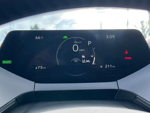 New 2026 Toyota Prius FWD image 29
