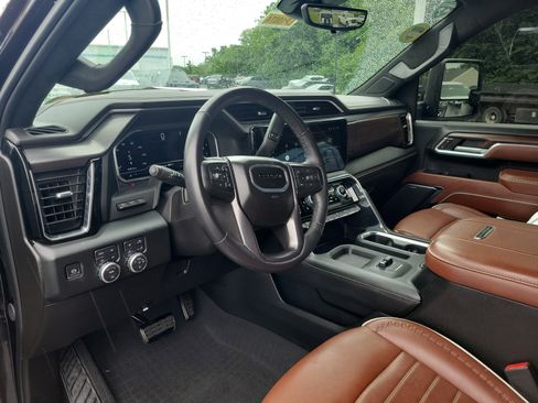 Used 2024 GMC Sierra 2500 Denali Ultimate AWD/4WD image 17