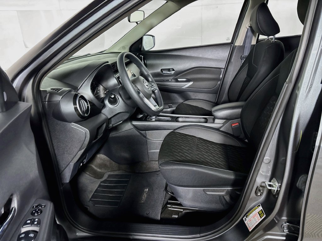 Used 2022 Nissan Kicks SV FWD image 11