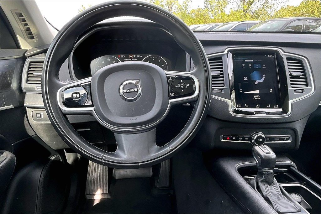 Used 2020 Volvo XC90 T6 Momentum AWD/4WD image 7
