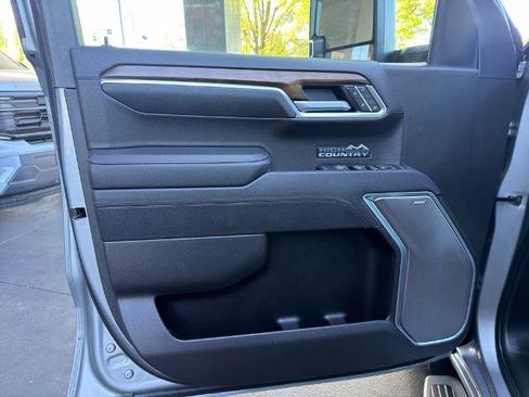 Used 2025 Chevrolet Silverado 1500 High Country w/ Technology Package AWD/4WD image 20