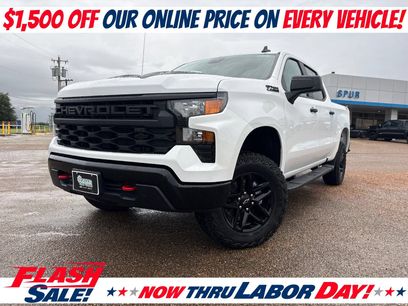 New 2026 Chevrolet Silverado 1500 Custom Trail Boss w/ LPO, Dark Essentials Package