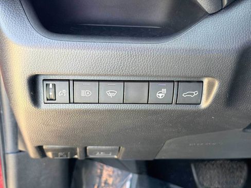Used 2021 Toyota RAV4 XLE Premium AWD/4WD image 31