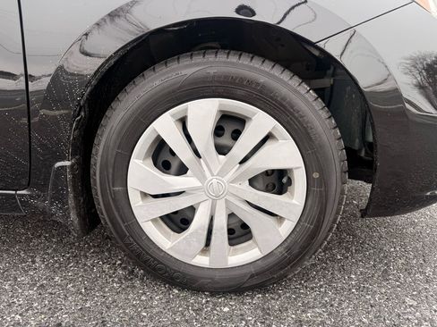 Used 2020 Nissan Versa S image 31