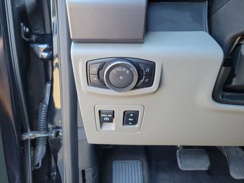 Used 2016 Ford F150 XLT w/ Equipment Group 301A Mid image 9