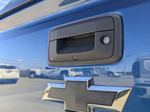 Used 2018 Chevrolet Silverado 1500 LT w/ All Star Edition image 18