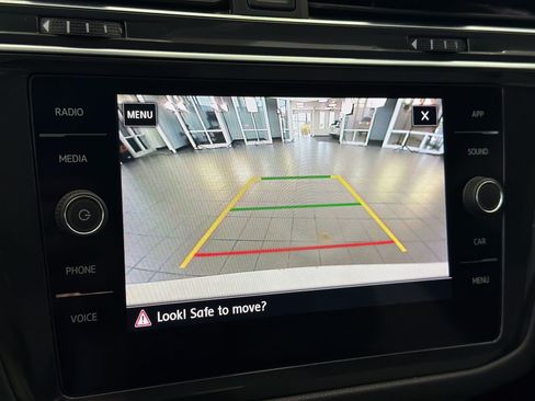 Used 2020 Volkswagen Tiguan SE R-Line FWD image 17