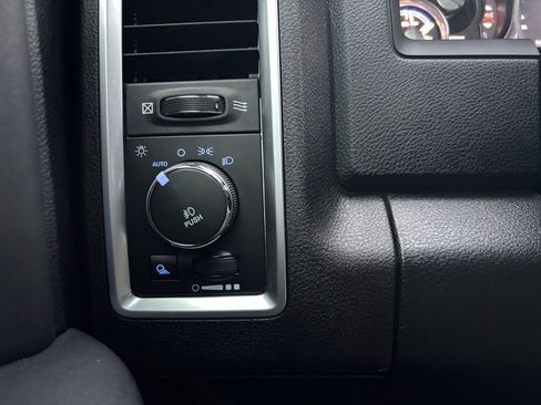 Used 2014 RAM 3500 Laramie Longhorn image 22