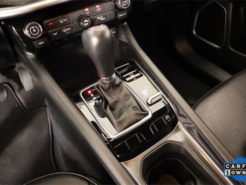 Used 2025 Jeep Compass Latitude image 7