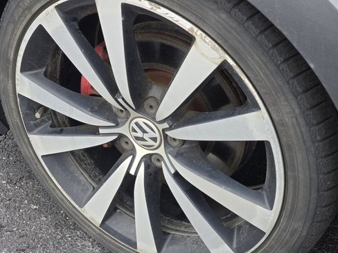 Used 2012 Volkswagen Beetle 2.0T w/ Lamp & Wheel Pkg image 12