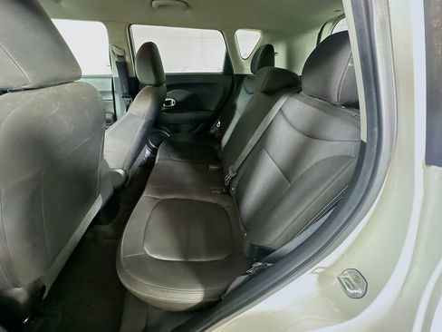 Used 2016 Kia Soul FWD image 13