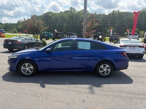 Used 2023 Hyundai Elantra SE w/ Preferred Accessory Package FWD image 31