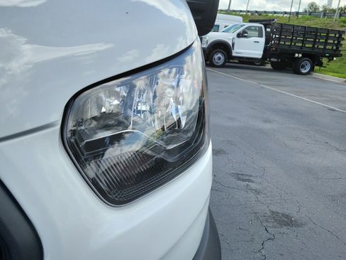 Used 2025 Ford Transit 250 148 High Roof Extended RWD image 3