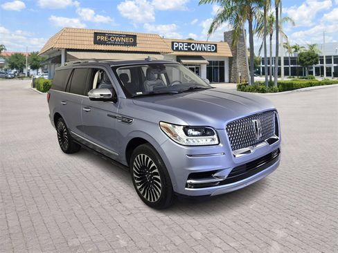 Used 2018 Lincoln Navigator Black Label image 2