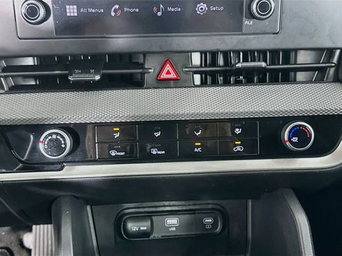 Used 2025 Kia Sportage LX FWD image 22
