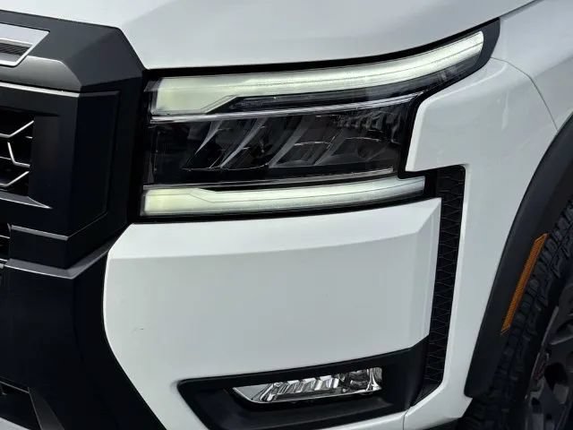 Certified 2025 Nissan Frontier Pro-X RWD image 10