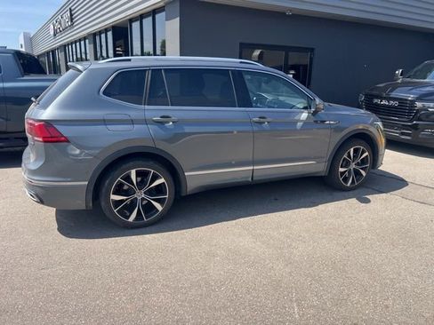 Used 2024 Volkswagen Tiguan SEL R-Line AWD/4WD image 3