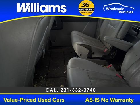 Used 2009 Chrysler Town & Country Touring image 34