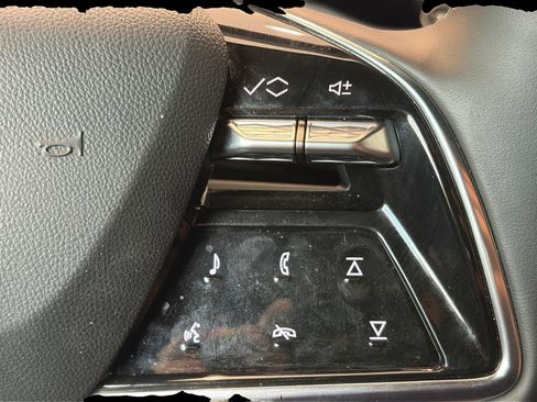 Used 2025 Cadillac Optiq Sport 2 AWD/4WD image 21
