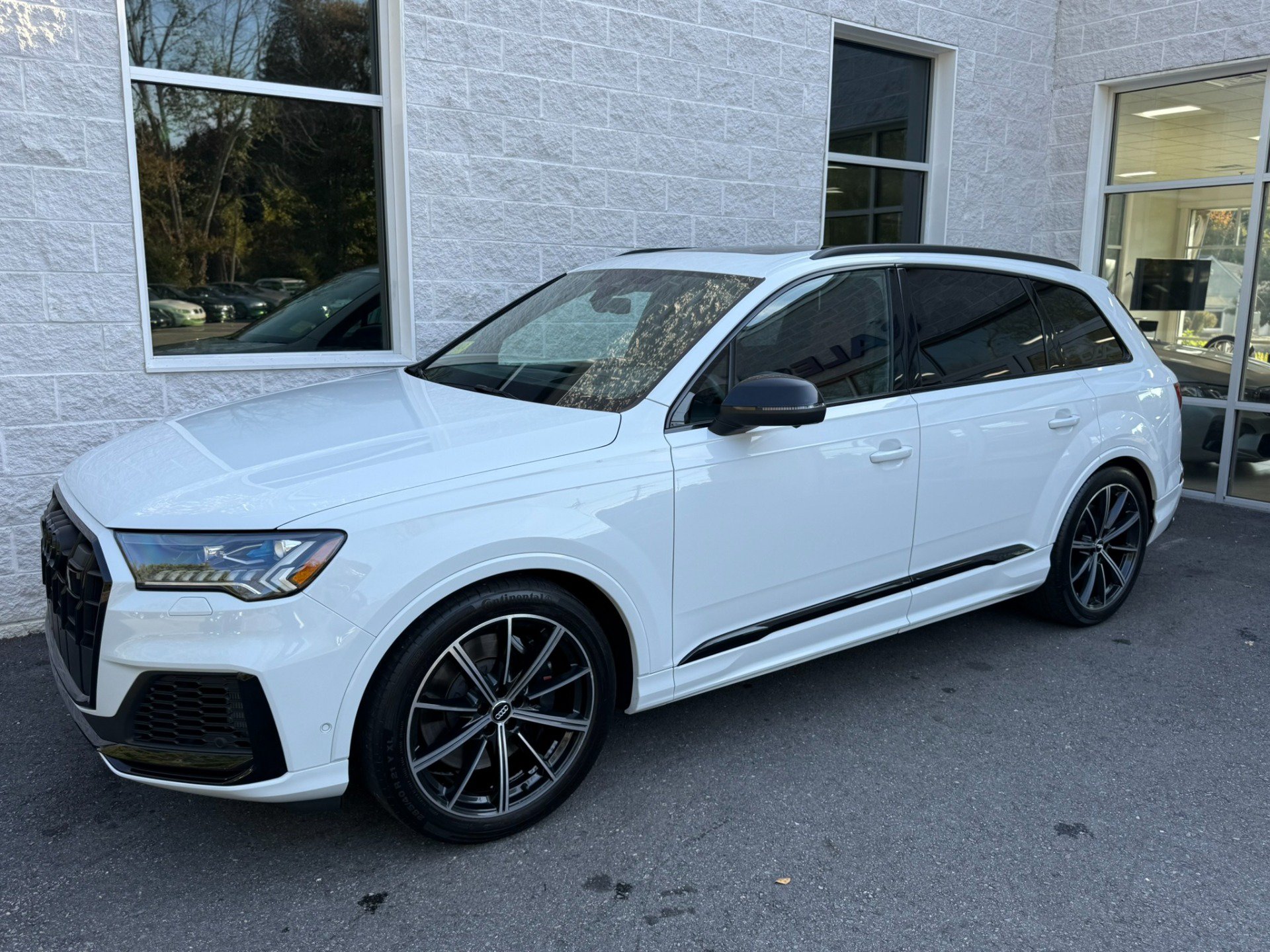 Used 2020 Audi SQ7 Prestige w/ Prestige Package AWD/4WD image 1