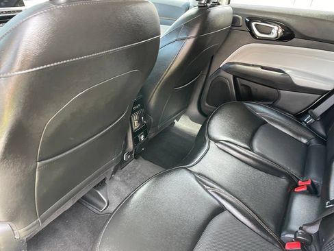 Used 2022 Jeep Compass Limited w/ Sun and Sound Group AWD/4WD image 8