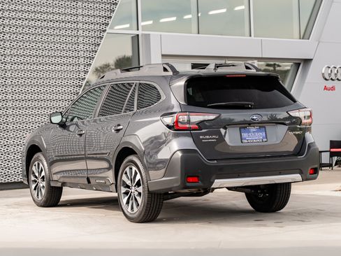 Used 2025 Subaru Outback Limited AWD/4WD image 5