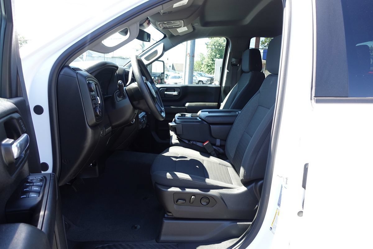 Used 2025 Chevrolet Silverado 2500 Custom w/ Custom Value Package AWD/4WD image 17