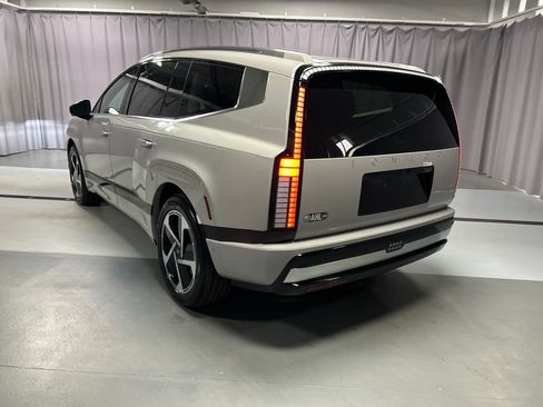 New 2026 Hyundai Ioniq 9 Calligraphy image 5