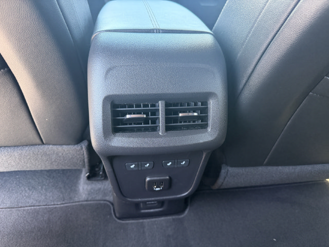 Used 2024 Chevrolet Equinox Premier FWD image 33