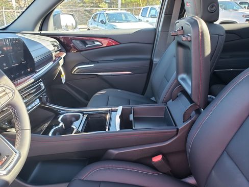 New 2026 Chevrolet Traverse Z71 w/ Driver Confidence Package image 30