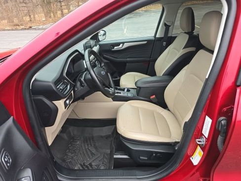 Used 2022 Ford Escape SEL w/ Technology Package image 4