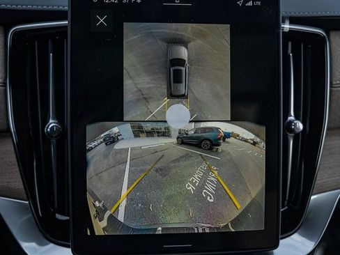 New 2026 Volvo XC90 B6 Plus image 40