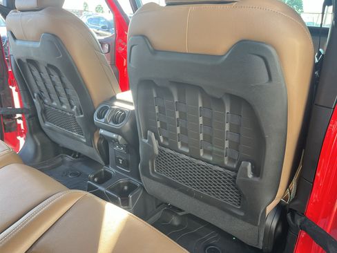 Used 2021 Jeep Gladiator Rubicon AWD/4WD image 36