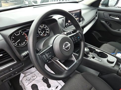 Used 2024 Nissan Rogue SV image 23