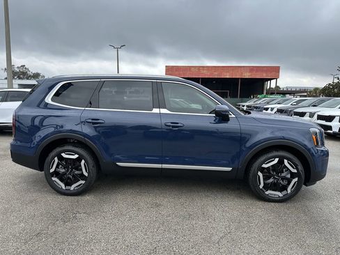 New 2025 Kia Telluride EX image 4