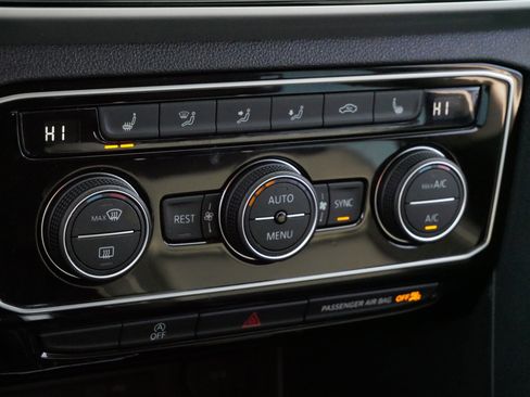 Certified 2023 Volkswagen Atlas SE image 23