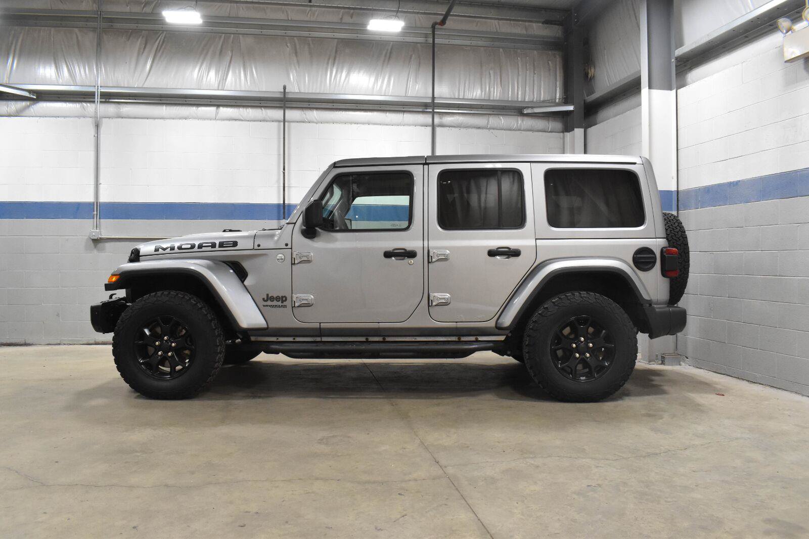 Used 2019 Jeep Wrangler Unlimited Sahara w/ Quick Order Package 24M Moab AWD/4WD image 21
