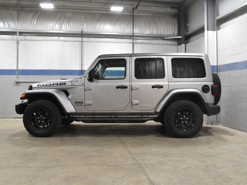 Used 2019 Jeep Wrangler Unlimited Sahara w/ Quick Order Package 24M Moab AWD/4WD image 21