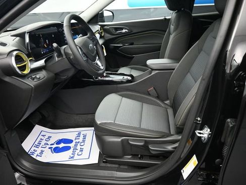 New 2026 Chevrolet Trax LT image 12