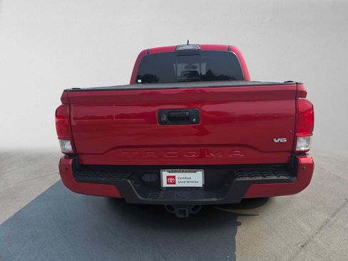 Certified 2017 Toyota Tacoma TRD Off-Road w/ Premium & Technology Package AWD/4WD image 4