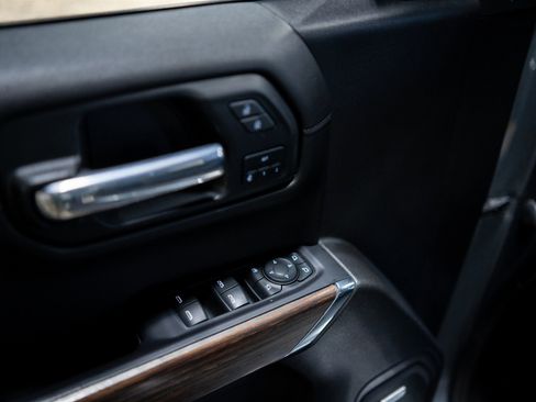 Used 2021 Chevrolet Silverado 1500 High Country image 33