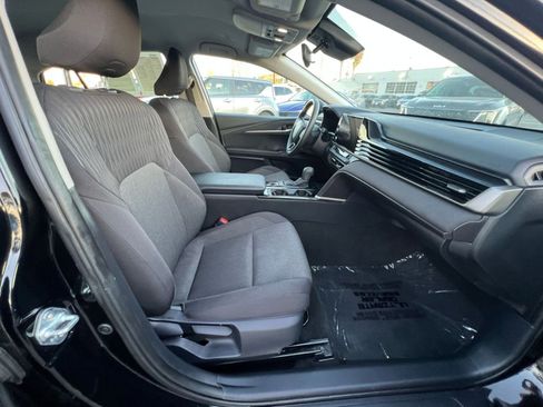 Used 2025 Toyota Camry LE image 41