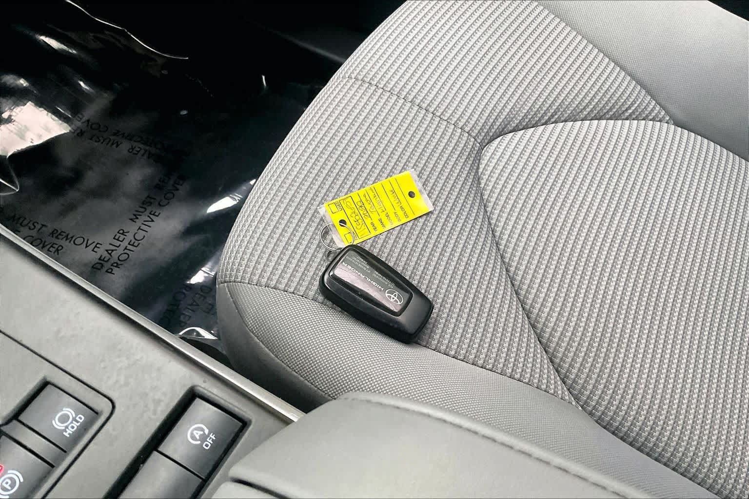 Used 2022 Toyota Highlander L FWD image 15